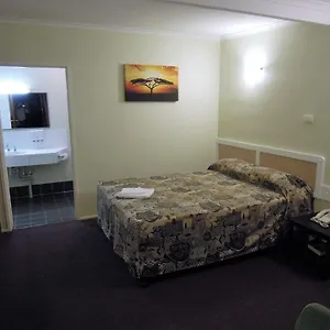 Hotel Centre & Grevillea Steakhouse & Bar, Biloela